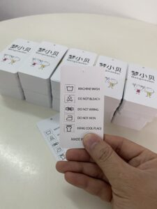 Tag treomác quần áo