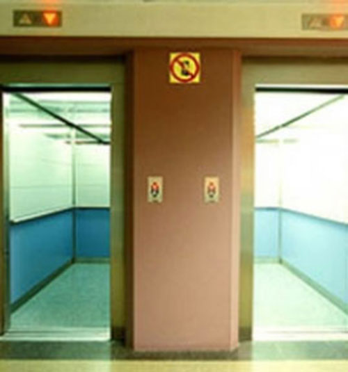 Thang máy tải giường bệnh