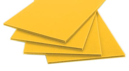 Tấm nhựa Danpla màu vàng