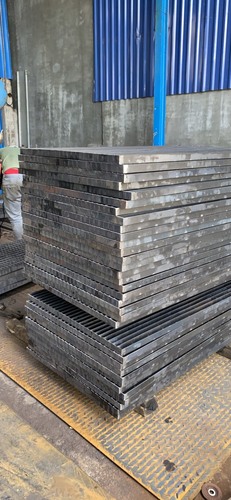 Tấm sàn grating