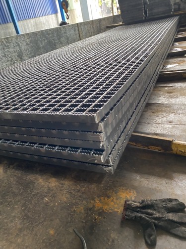 Tấm sàn grating