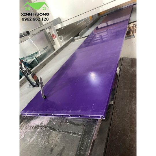 Tấm nhựa đơn sắc tím