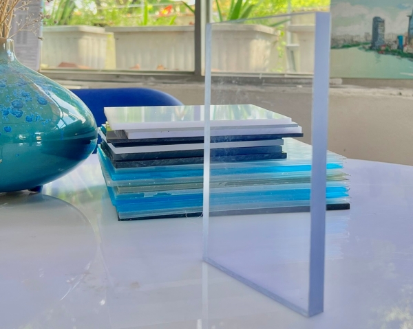 Tấm poly lấy sáng