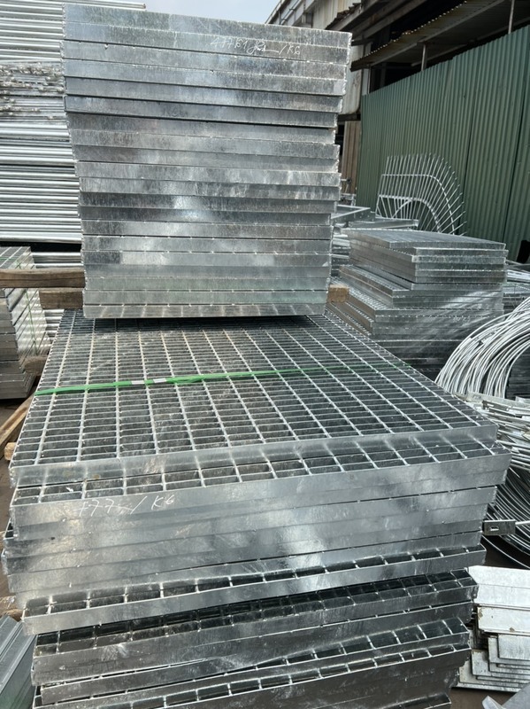 Tấm sàn Grating