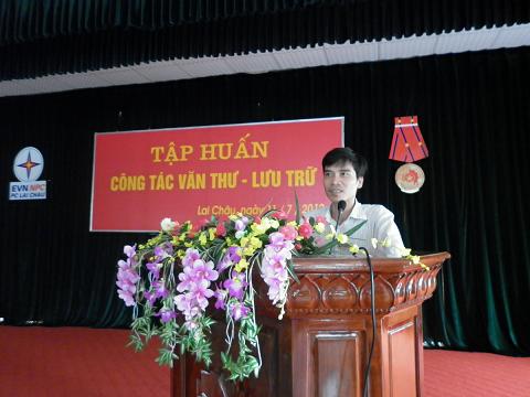 Tập huấn công tác văn thư lưu trữ