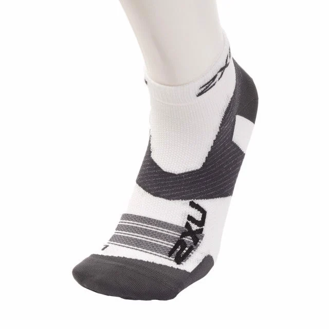 Tất chạy bộ 2XU - trắng