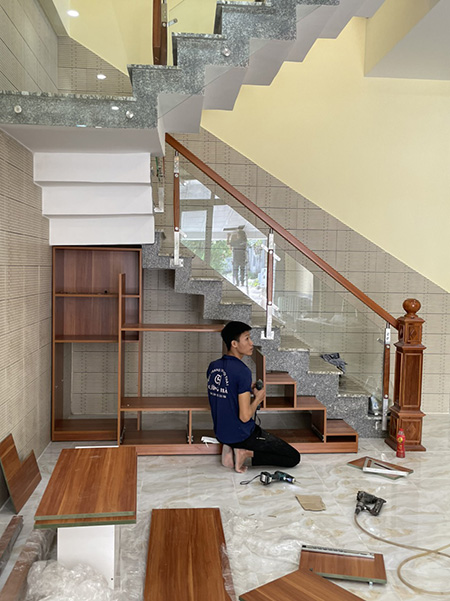Thi công gầm cầu thang