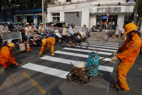 Sơn kẻ đường