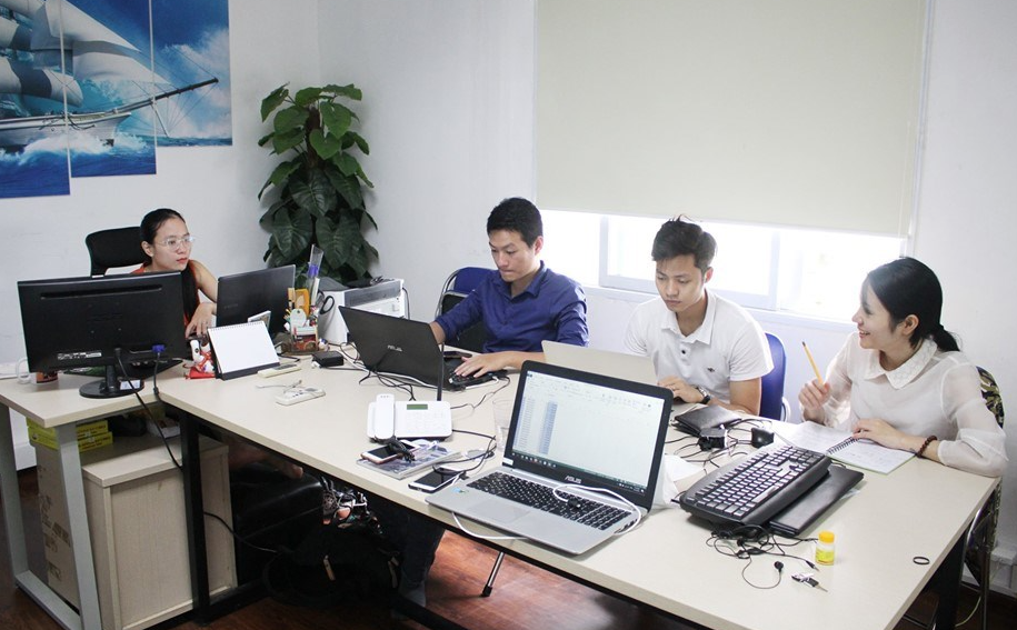 Team bán hàng tại công ty