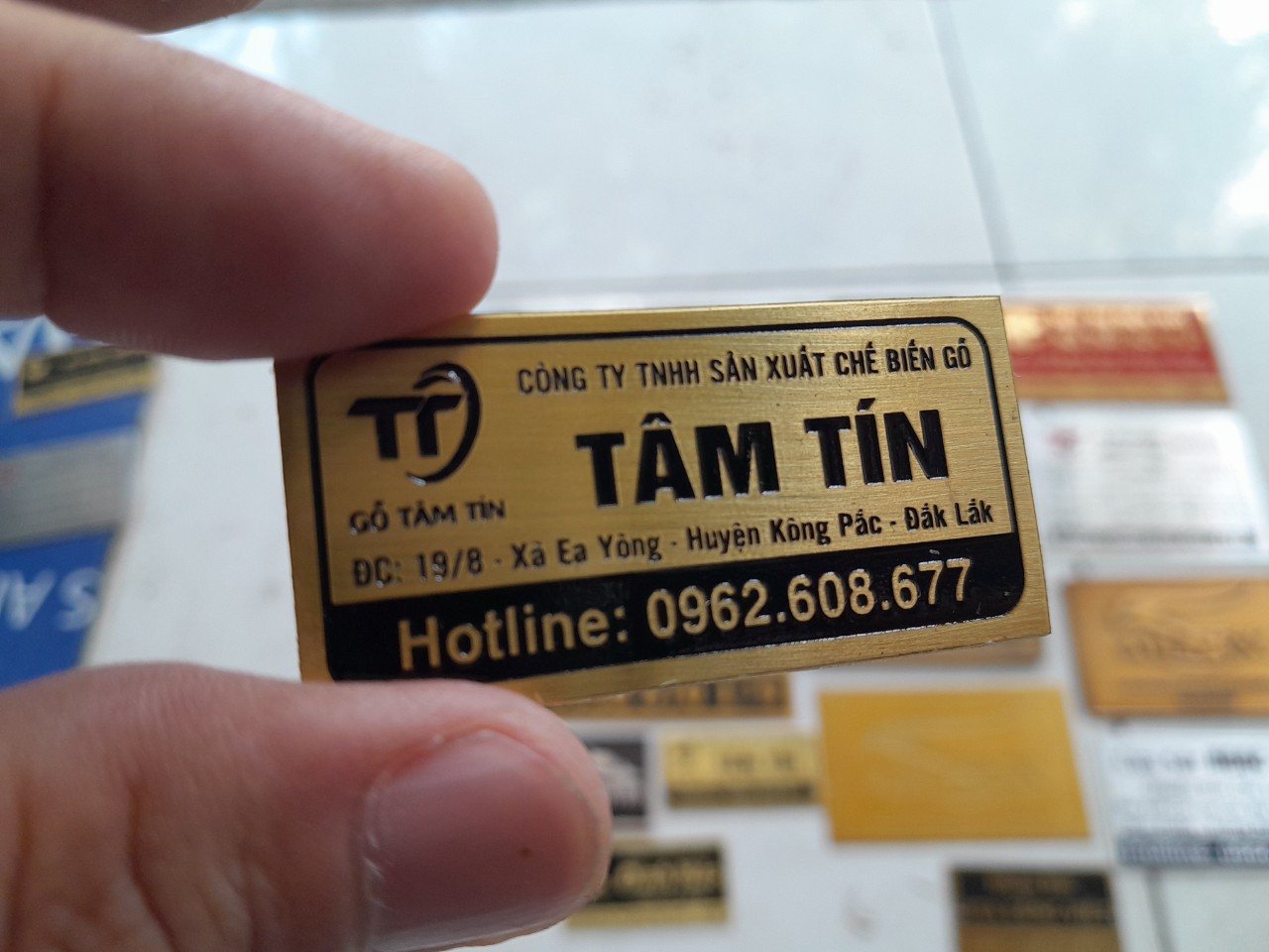Tem nhãn ăn mòn kim loại