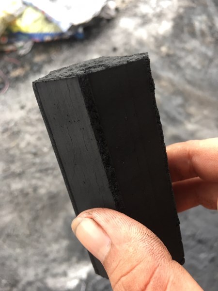 Than củi ép
