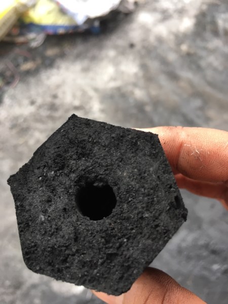 Than củi ép
