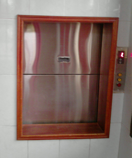 Thang máy tải thực phẩm