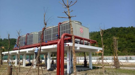 Tháp kín dạng vuông