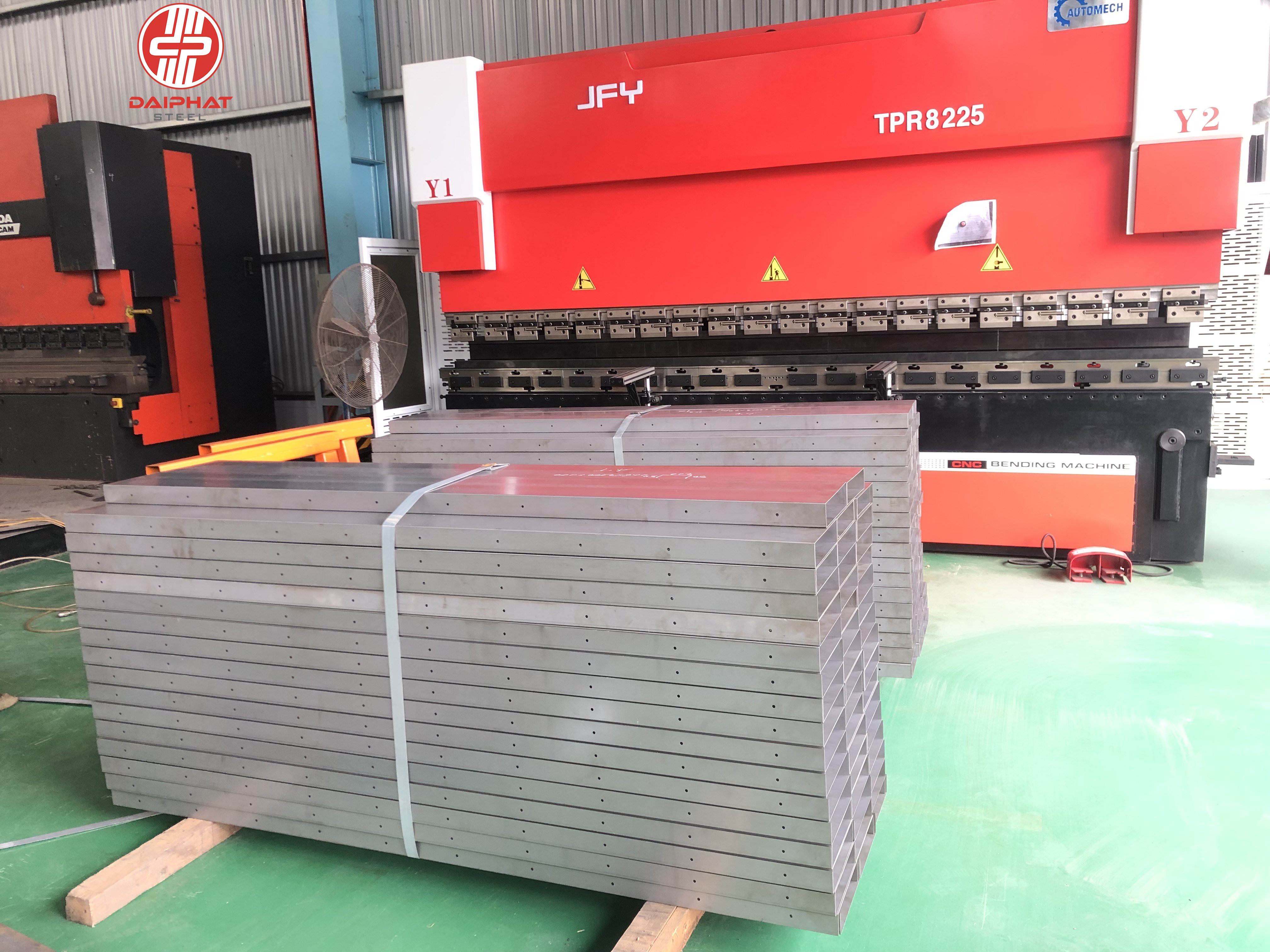 Thép chấn định hình CNC