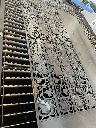 Thép tấm hoa văn cổng