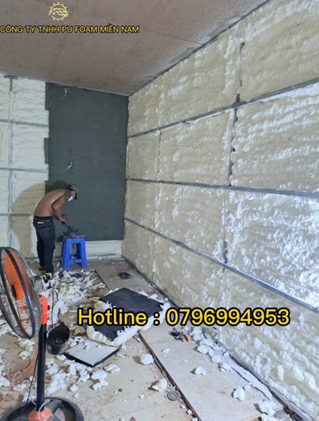 Tấm đục lỗ trang trí mặt dựng công ty