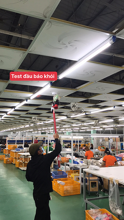 Test đầu báo khói