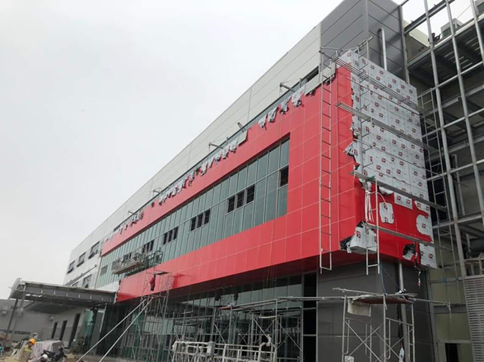 Thi công mặt dựng Alu