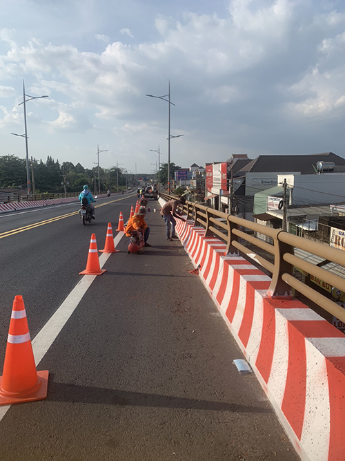 Thi công sơn vạch kẻ đường