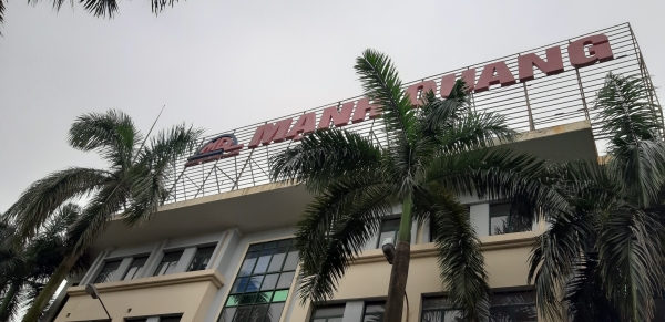 Thi công biển chữ nóc tòa nhà