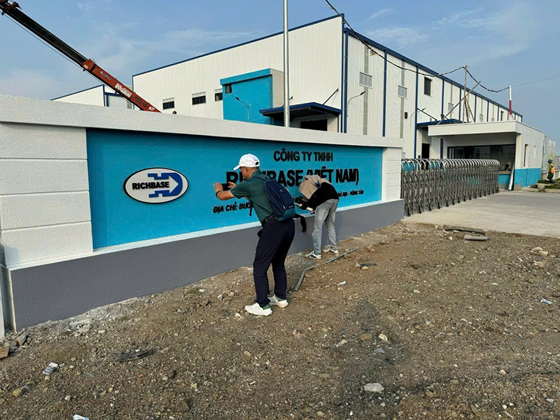 Thi công biển hiệu công ty Richibase