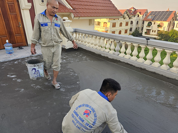 Thi công xử lý chống thấm công trình ngấm dột