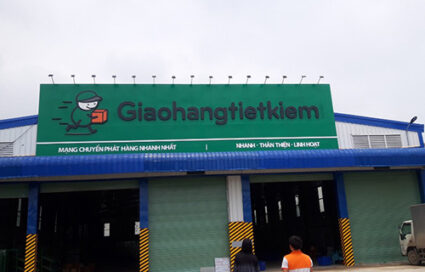 Thi công quảng cáo chuỗi cửa hàng Giao hàng tiết kiệm