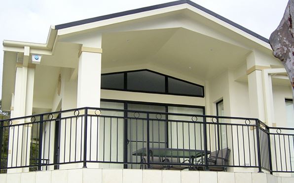Thi công cổng, hàng rào, lan can sắt