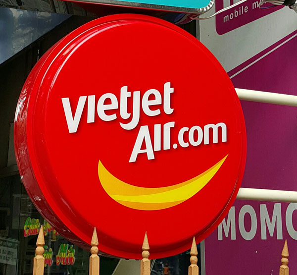 Thi công hộp đèn