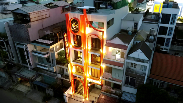Thi công khung thép mặt tiền – khách sạn Pynt Hotel