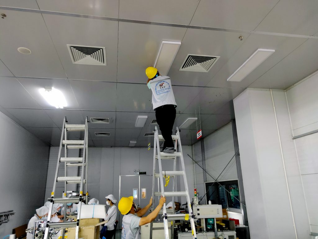 Thi công lắp đặt đèn chiếu sáng nhà xưởng