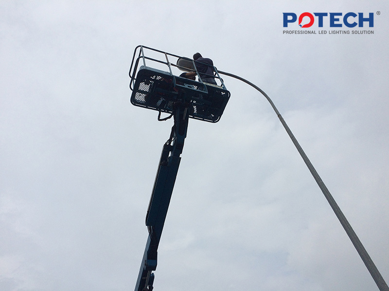 Lắp đặt đèn đường Led