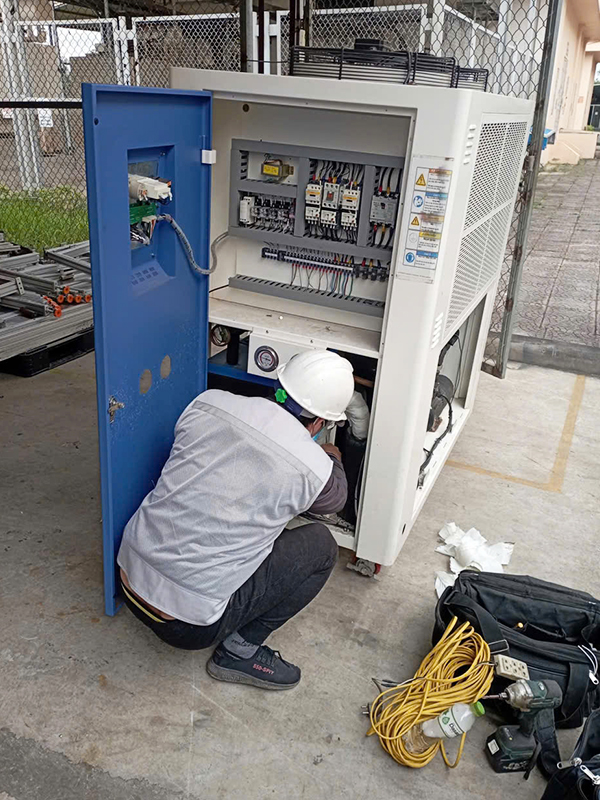 Thi công lắp đặt thiết bị lạnh