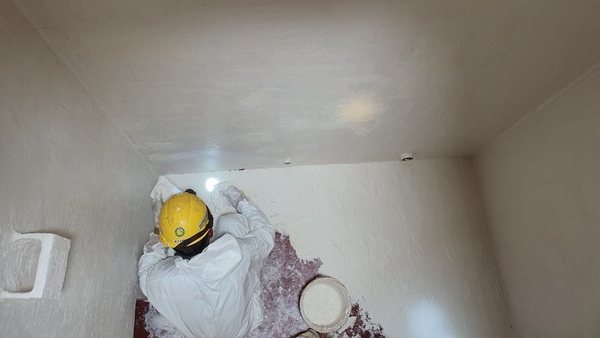 Thi công lớp bằng phương pháp trát phủ bay