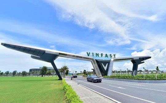 Thi công phòng cách âm bằng Panel nhà máy Vinfast