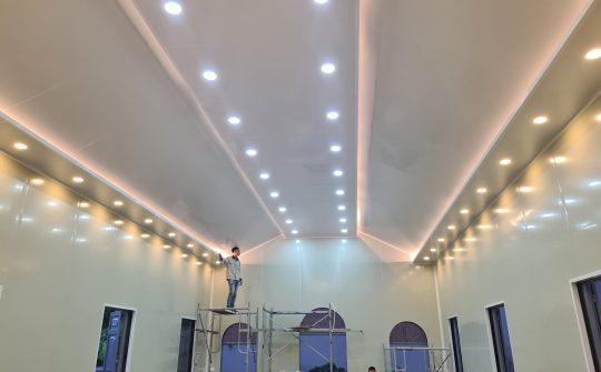 Thi công trần vách Panel nhà thờ Hoài Đức