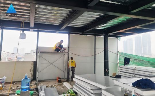 Thi công trần vách Panel văn phòng taxi Mai Linh