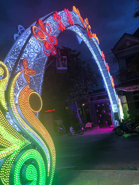 Thi công trang trí đèn Led