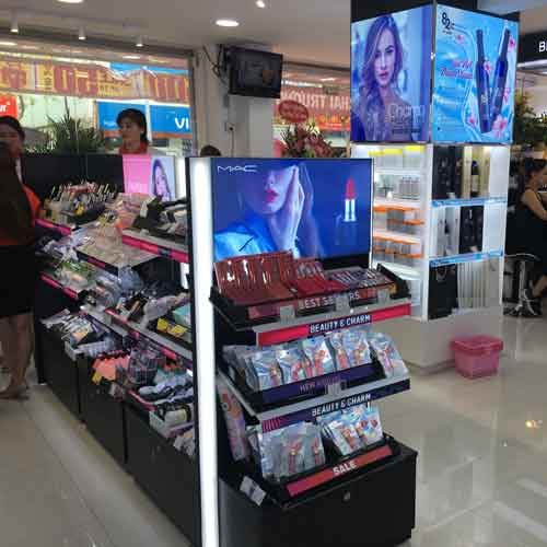 Sản phẩm nội thất cửa hàng, showroom