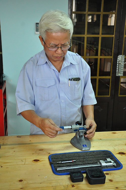 Thiết bị, máy móc