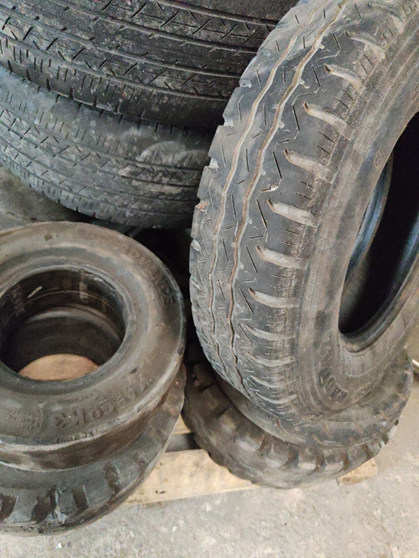 Thu mua lốp xe cũ