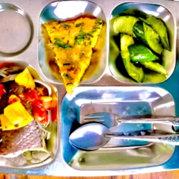 Canh chua cá lóc trứng pizza