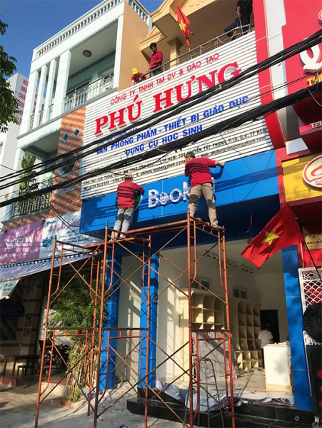 Thi công quảng cáo