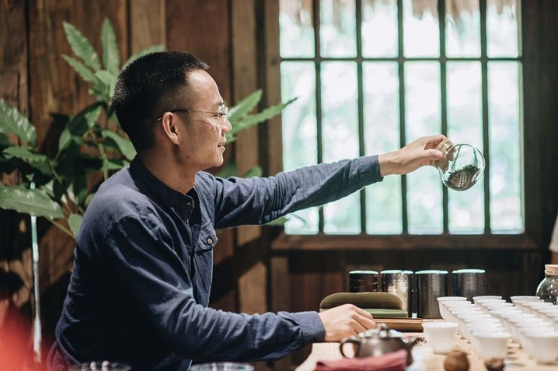 Thưởng trà trên núi cùng Rùa House