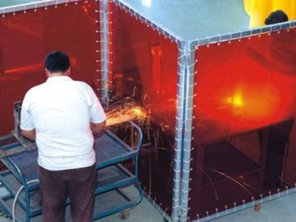 Màn PVC ngăn tia lửa