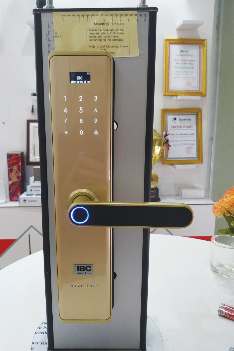 Khóa cửa thông minh