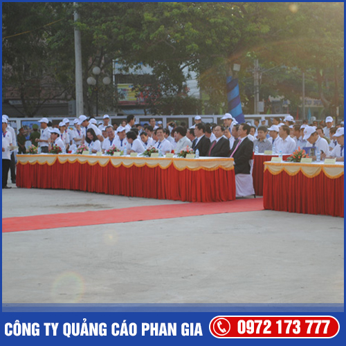 Tổ chức sự kiện