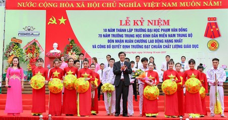 Tổ chức sự kiện