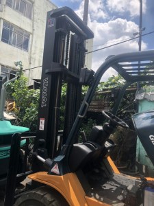 Xe nâng dầu Toyota